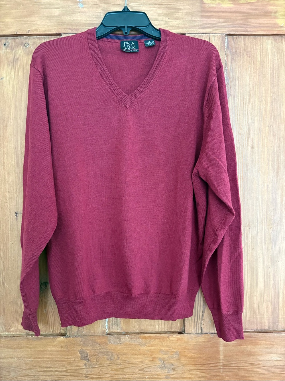 Jos. A. Bank Men’s Wine Red V-Neck Sweater Merino Wool M